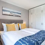 Godewindpark Deluxe-apartment 2-12 Mit Eigener E-ladesaeule In Der Tiefgarage Und Xl-strandkorb Am Appartement Lübeck