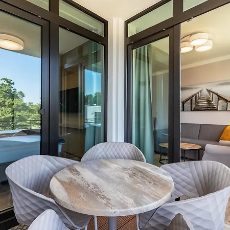 Apartament Godewindpark Deluxe-apartment 2-12 Mit Eigener E-ladesaeule In Der Tiefgarage Und Xl-strandkorb Am *