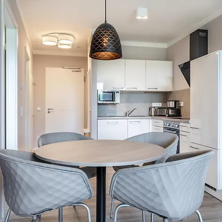 Godewindpark Deluxe-apartment 2-12 Mit Eigener E-ladesaeule In Der Tiefgarage Und Xl-strandkorb Am Apartament Lubeka