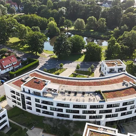 Godewindpark Deluxe-apartment 2-12 Mit Eigener E-ladesaeule In Der Tiefgarage Und Xl-strandkorb Am Lubeka